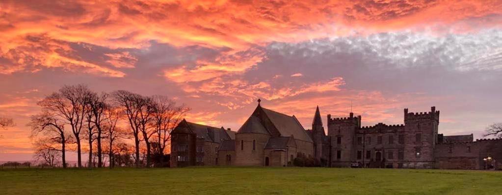 Sneaton Castle Hotel *