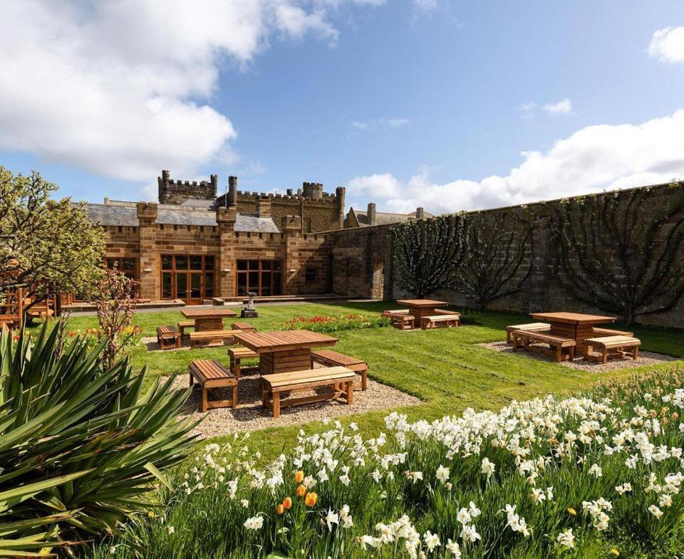 Hotel Sneaton Castle *