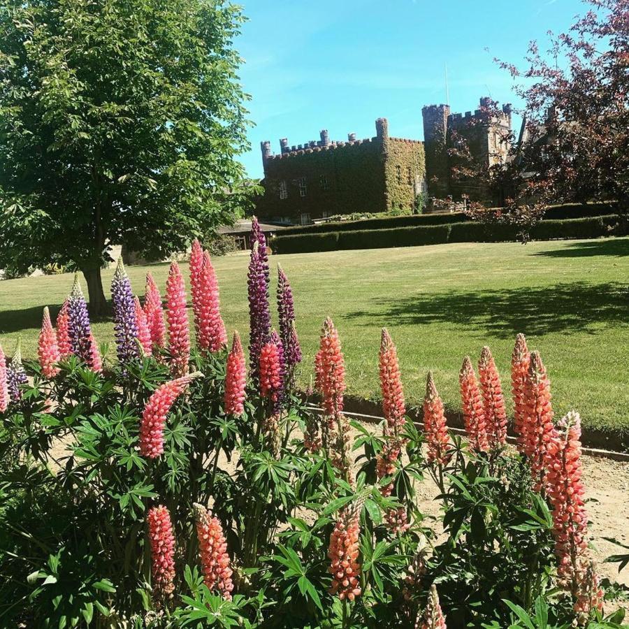 Sneaton Castle * Whitby