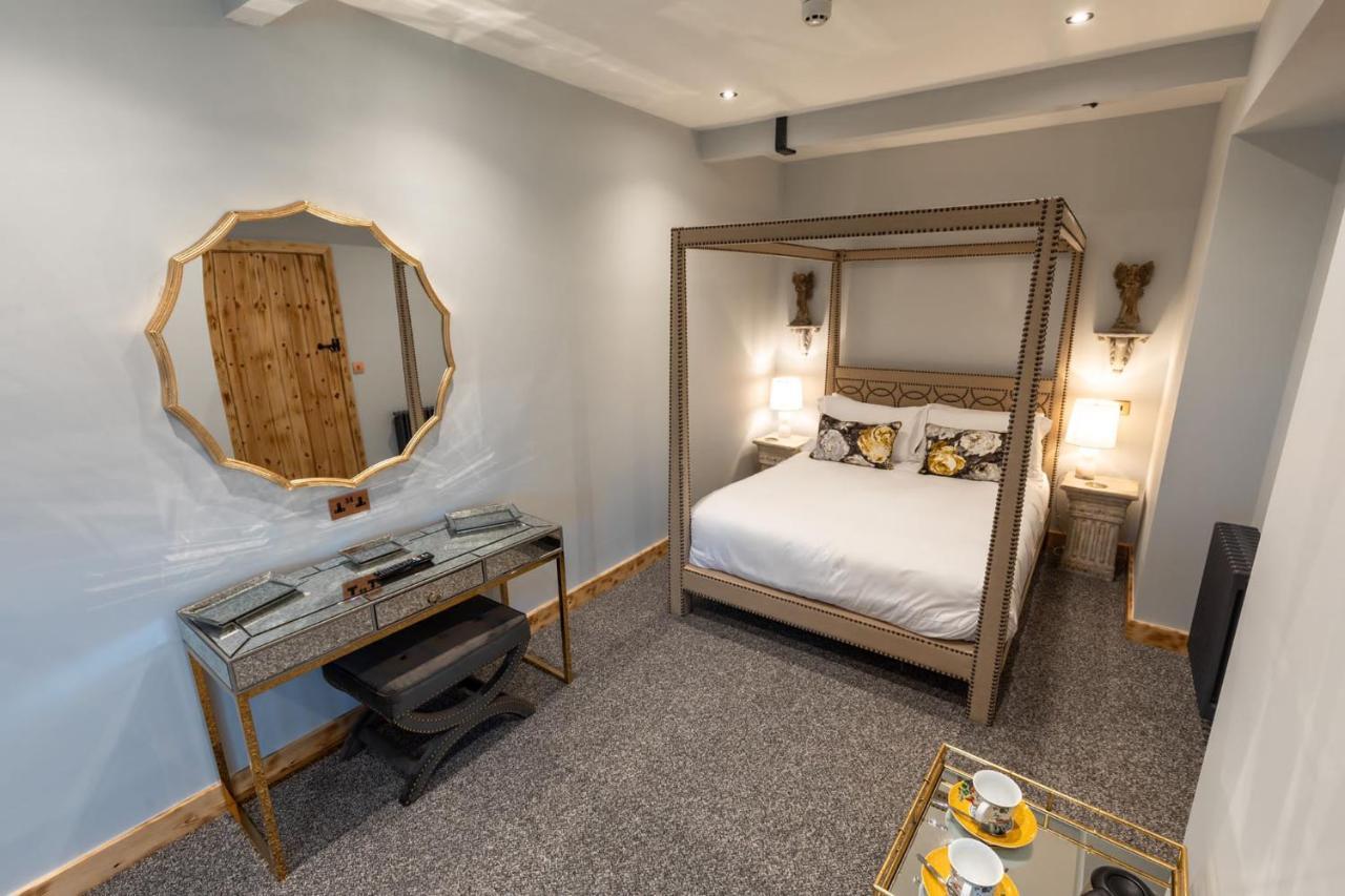 Sneaton Castle Hotel *