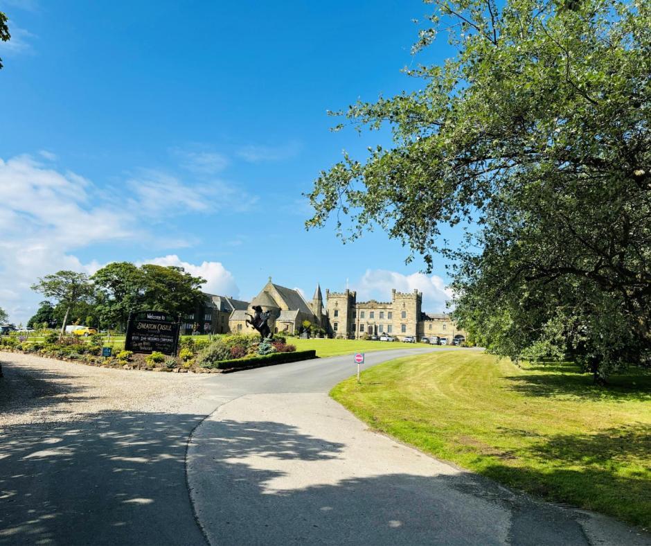 Hotel Sneaton Castle